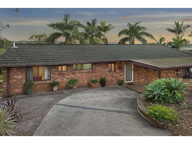 8 St James Court, Nambour QLD 4560