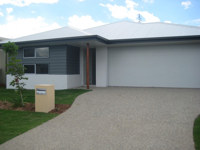 34 MacIntyre Crescent, Pelican Waters QLD 4551