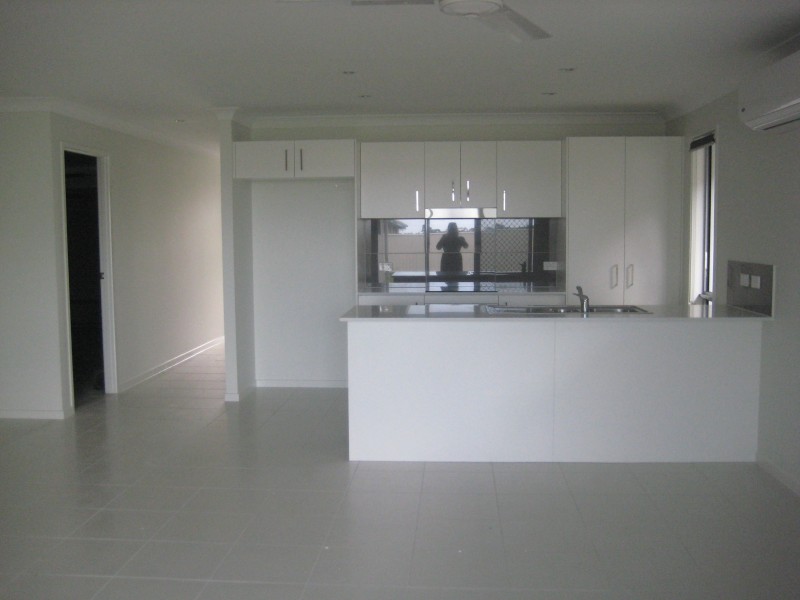 34 MacIntyre Crescent, Pelican Waters QLD 4551
