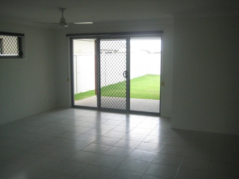 34 MacIntyre Crescent, Pelican Waters QLD 4551