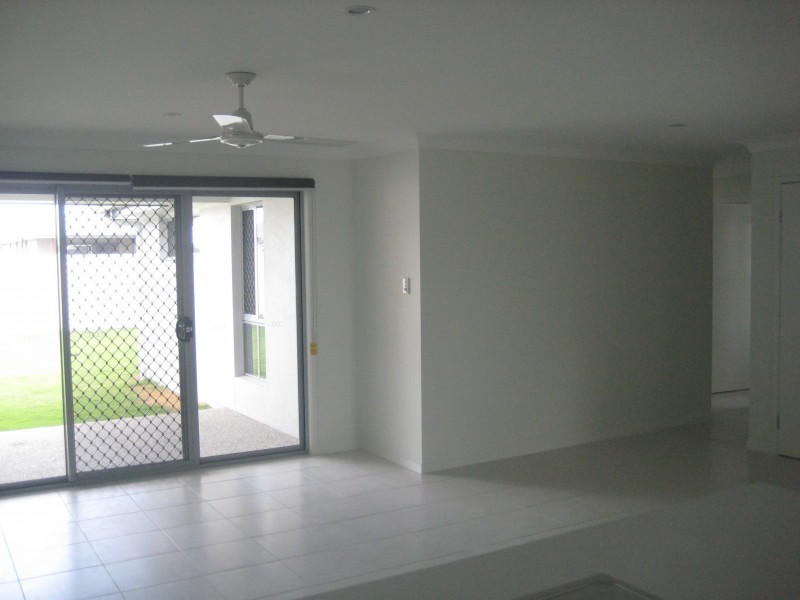 34 MacIntyre Crescent, Pelican Waters QLD 4551