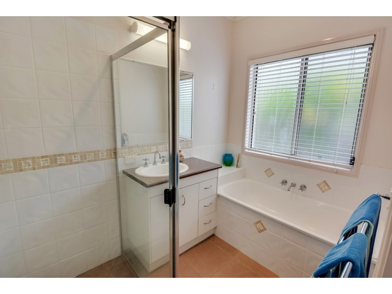 18 Rawson Street, Caloundra West QLD 4551