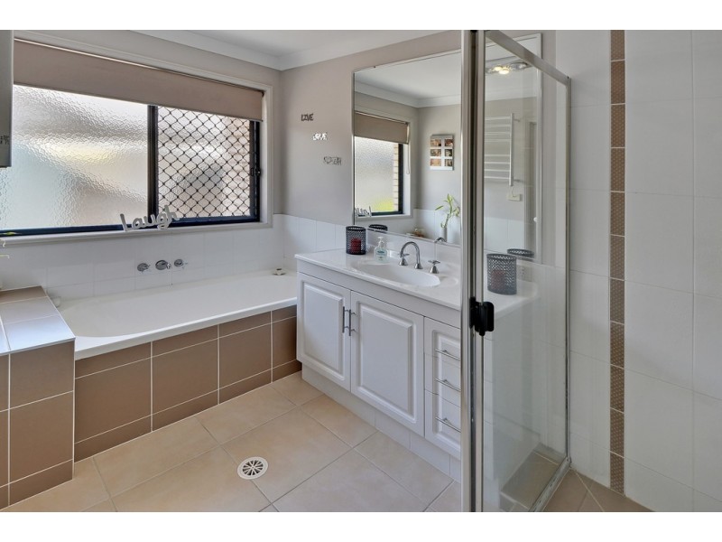 23 Elvena Circuit, Little Mountain QLD 4551