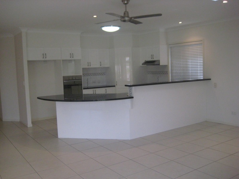 8 Carr Place, Pelican Waters QLD 4551