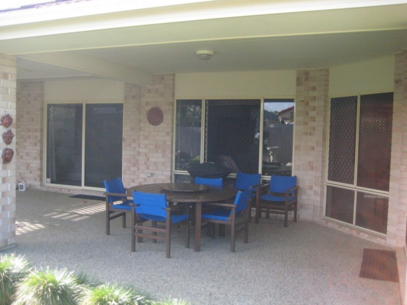8 Carr Place, Pelican Waters QLD 4551