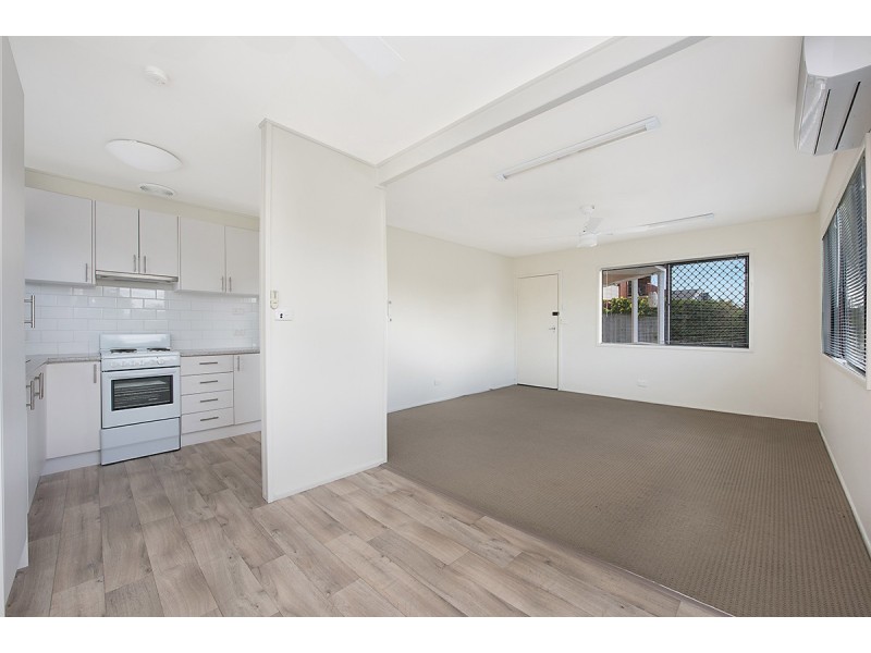 Unit 1, 10 Wavell Avenue, Golden Beach QLD 4551