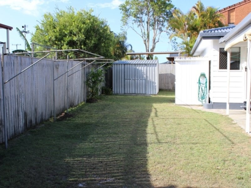 Unit 2, 10 Wavell Avenue, Golden Beach QLD 4551