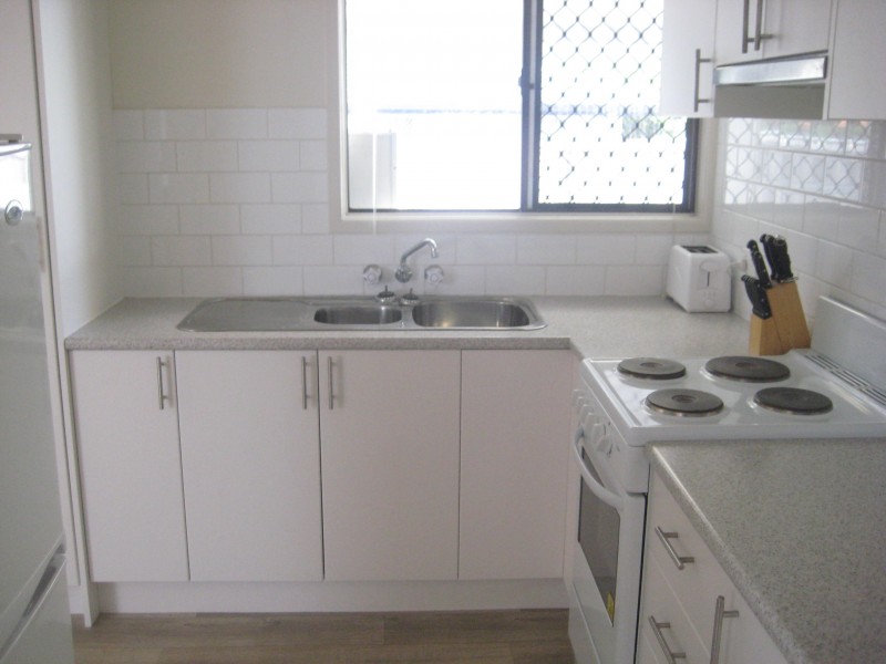 Unit 2, 10 Wavell Avenue, Golden Beach QLD 4551