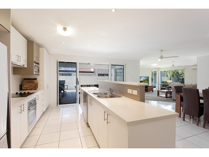 24 Kuthar Street, Pelican Waters QLD 4551