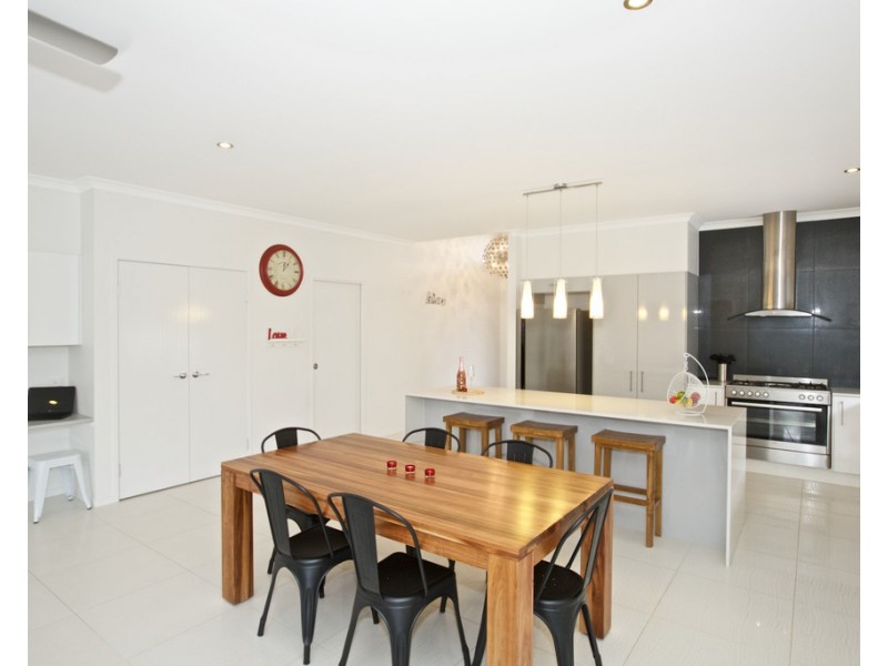4 Blue Fin Circuit, Mountain Creek QLD 4557
