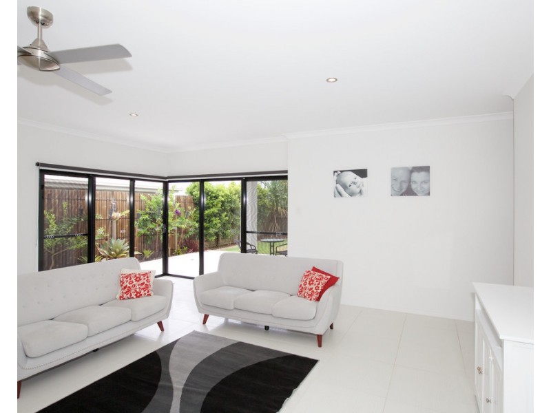 4 Blue Fin Circuit, Mountain Creek QLD 4557