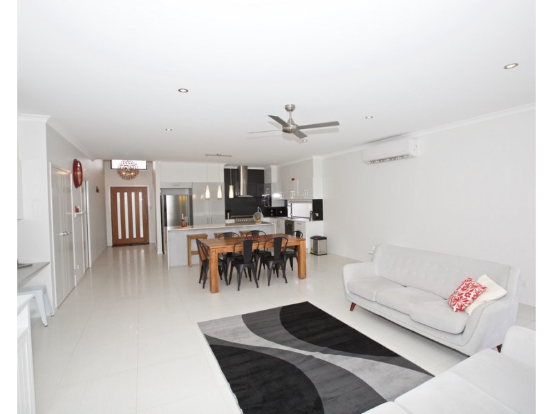 4 Blue Fin Circuit, Mountain Creek QLD 4557