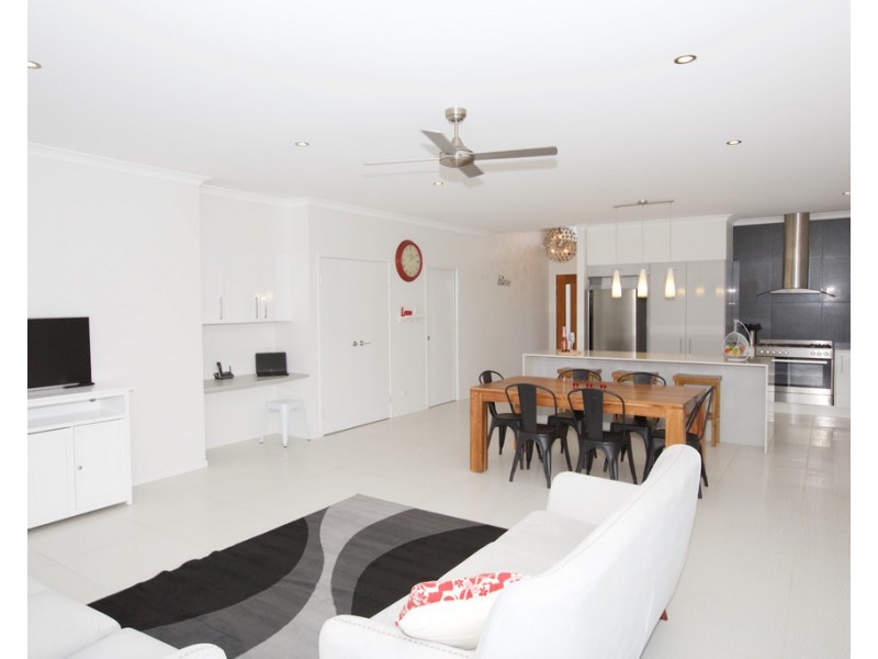 4 Blue Fin Circuit, Mountain Creek QLD 4557