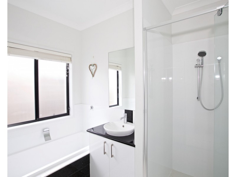 4 Blue Fin Circuit, Mountain Creek QLD 4557