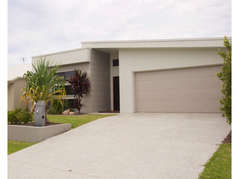 4 Blue Fin Circuit, Mountain Creek QLD 4557