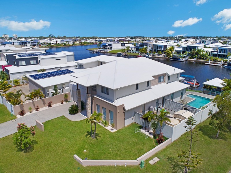 2 North Point Crescent, Pelican Waters QLD 4551