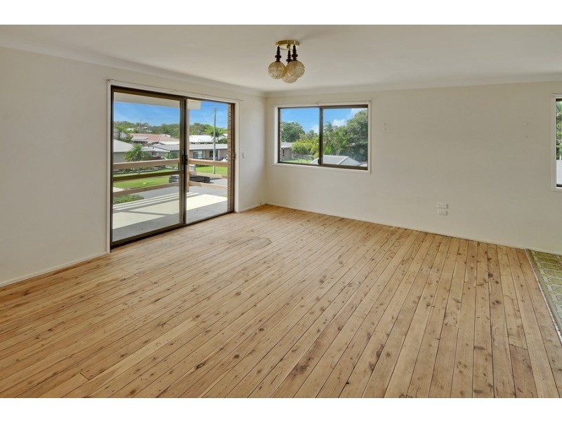 14 Sutherland Street, Dicky Beach QLD 4551