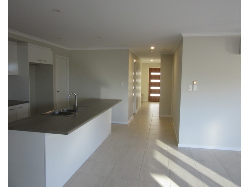 7 Topaz Drive, Caloundra West QLD 4551