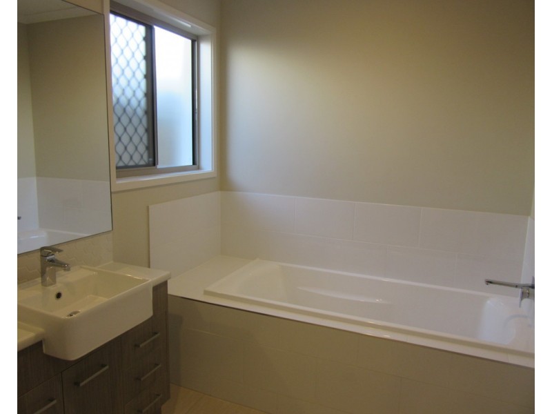 7 Topaz Drive, Caloundra West QLD 4551