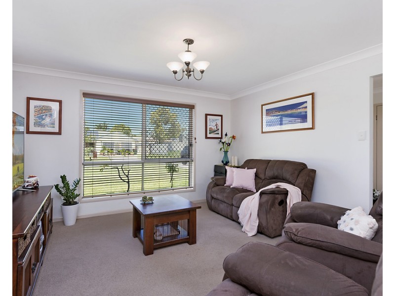 12 Bellevue Drive, Little Mountain QLD 4551