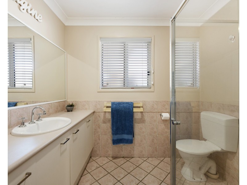 12 Bellevue Drive, Little Mountain QLD 4551