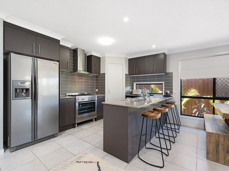 37 Parkview Drive, Little Mountain QLD 4551