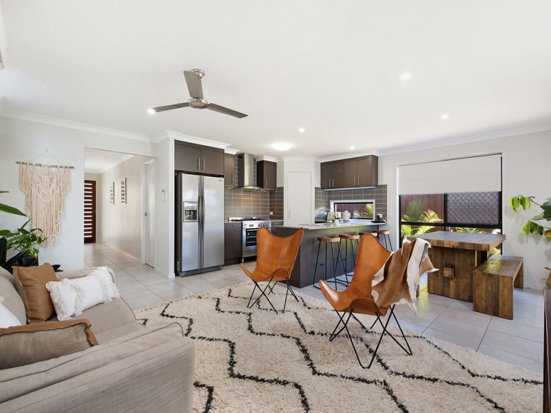 37 Parkview Drive, Little Mountain QLD 4551