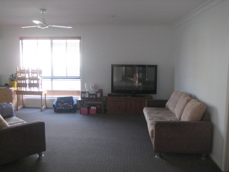 5 Anika Place, Little Mountain QLD 4551