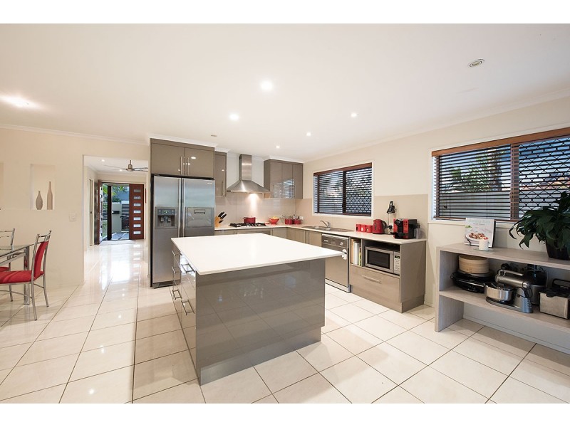 9 Watsonia Street, Maroochydore QLD 4558