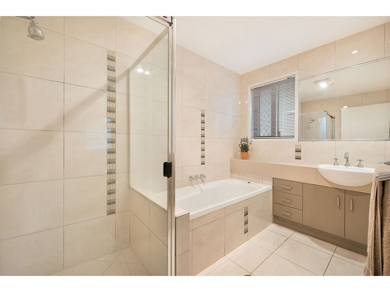 9 Watsonia Street, Maroochydore QLD 4558