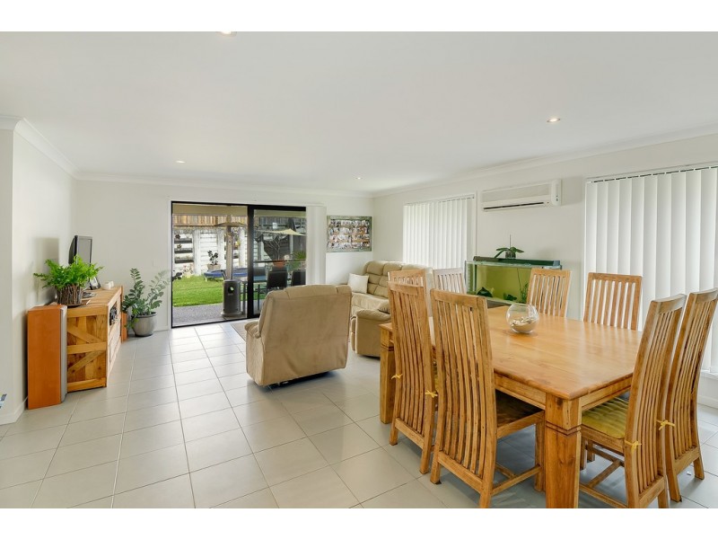 9 Middle Park Street, Little Mountain QLD 4551