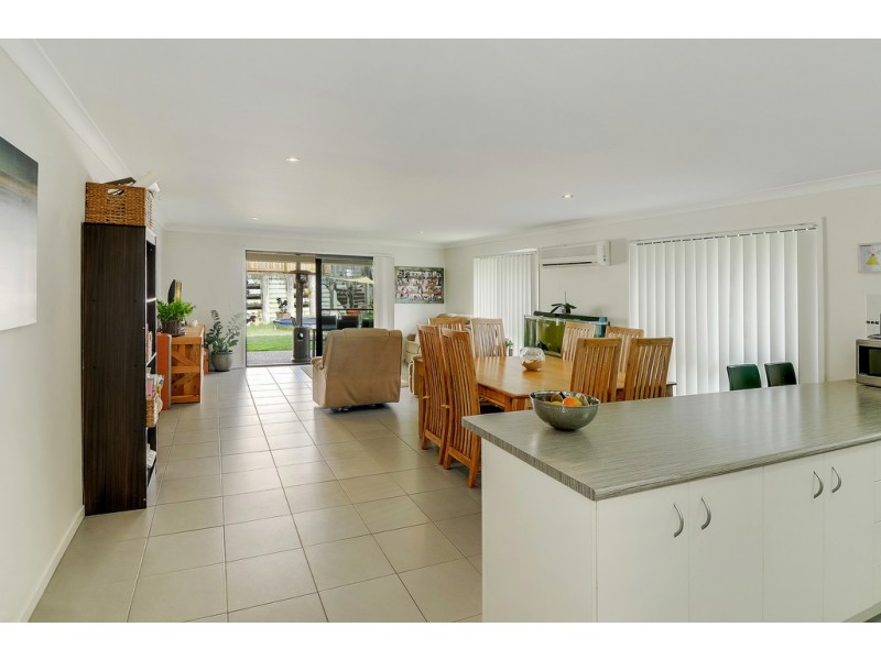 9 Middle Park Street, Little Mountain QLD 4551