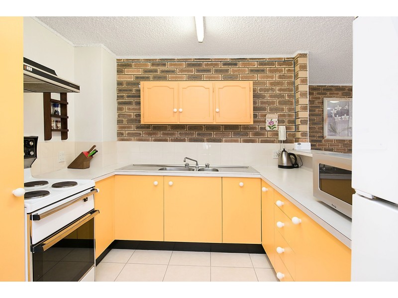 Unit 2 ‘High Five’ 16 Dingle Avenue, Caloundra QLD 4551