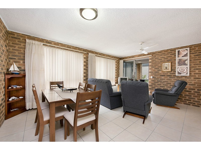 Unit 2 ‘High Five’ 16 Dingle Avenue, Caloundra QLD 4551
