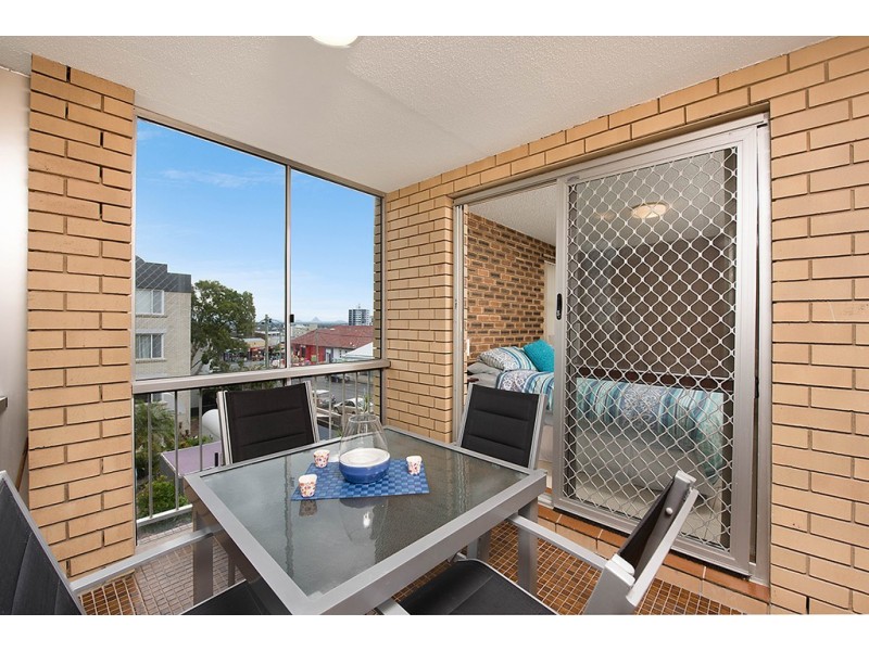 Unit 2 ‘High Five’ 16 Dingle Avenue, Caloundra QLD 4551