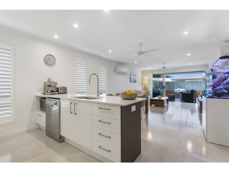 6 Ochre Crescent, Caloundra West QLD 4551