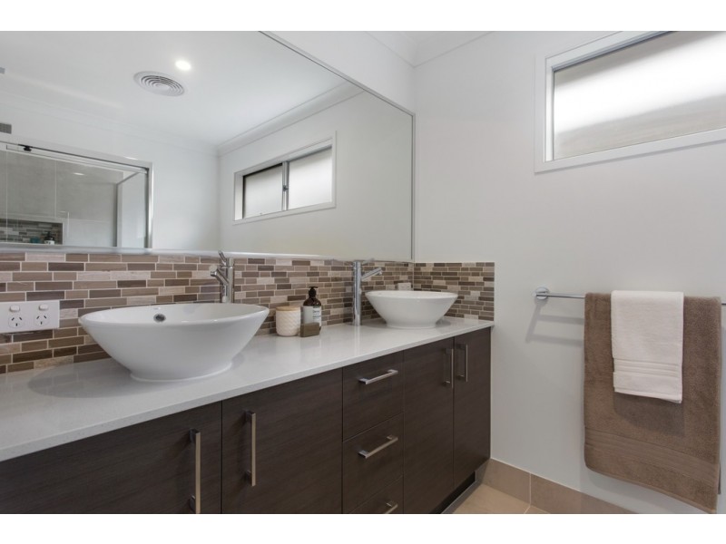 6 Ochre Crescent, Caloundra West QLD 4551