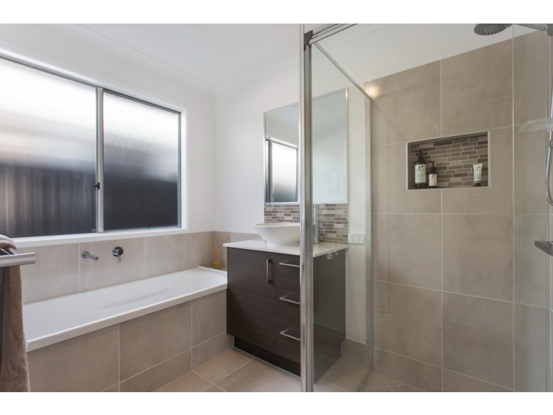 6 Ochre Crescent, Caloundra West QLD 4551