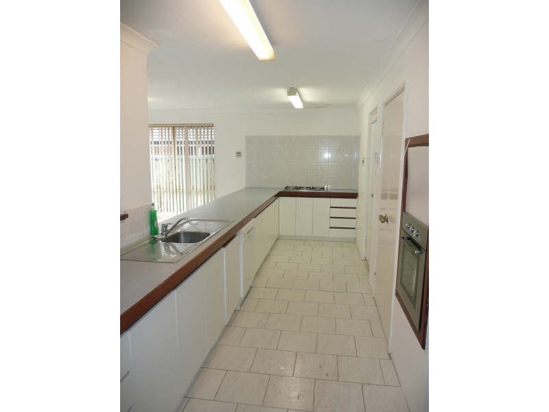 11 Okehampton Street, Warnbro WA 6169