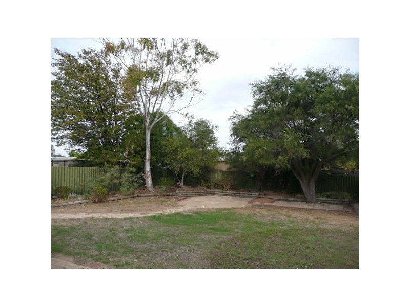 11 Okehampton Street, Warnbro WA 6169