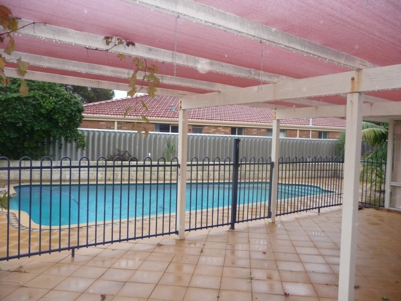 5 Orleans Drive, Port Kennedy WA 6172