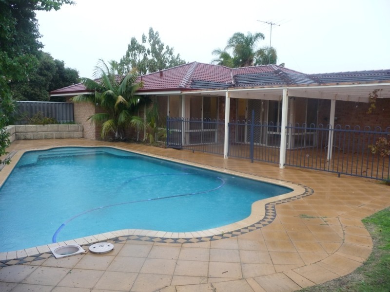 5 Orleans Drive, Port Kennedy WA 6172