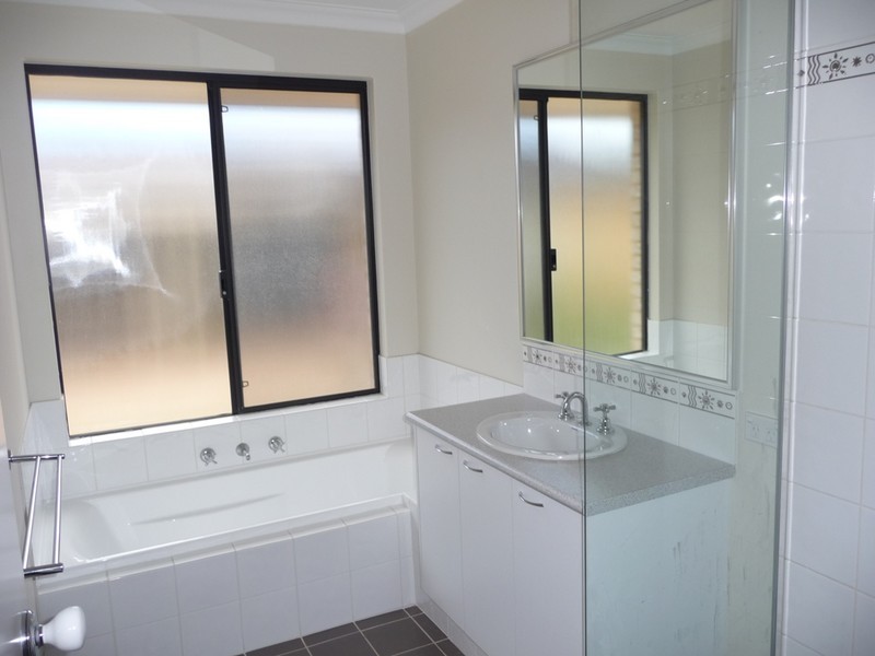 18 L’Esterel Way, Port Kennedy WA 6172