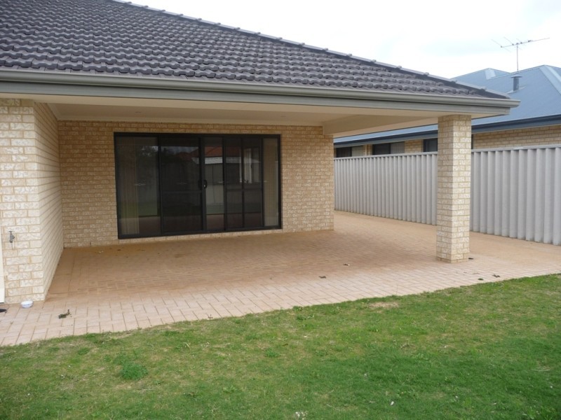18 L’Esterel Way, Port Kennedy WA 6172
