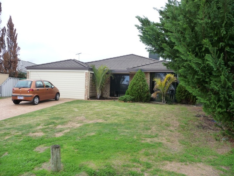 25 Grenadier Court, Warnbro WA 6169