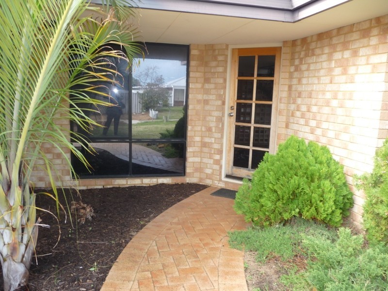 25 Grenadier Court, Warnbro WA 6169