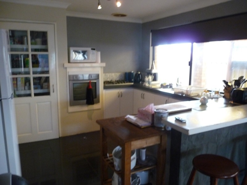 25 Grenadier Court, Warnbro WA 6169