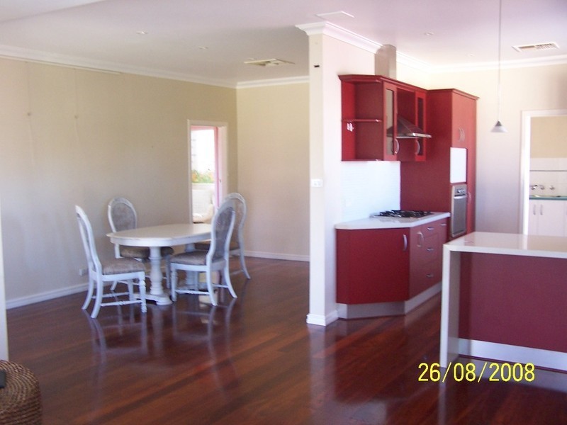 32A Gloucester Avenue, Shoalwater WA 6169