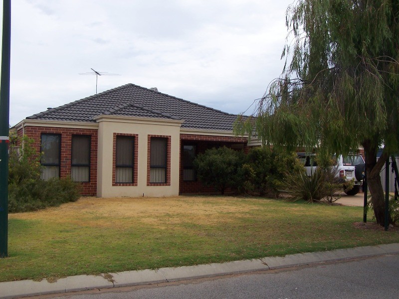 36 Chinchilla Parkway, Port Kennedy WA 6172