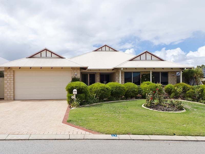 17 Claiborne Road, Secret Harbour WA 6173